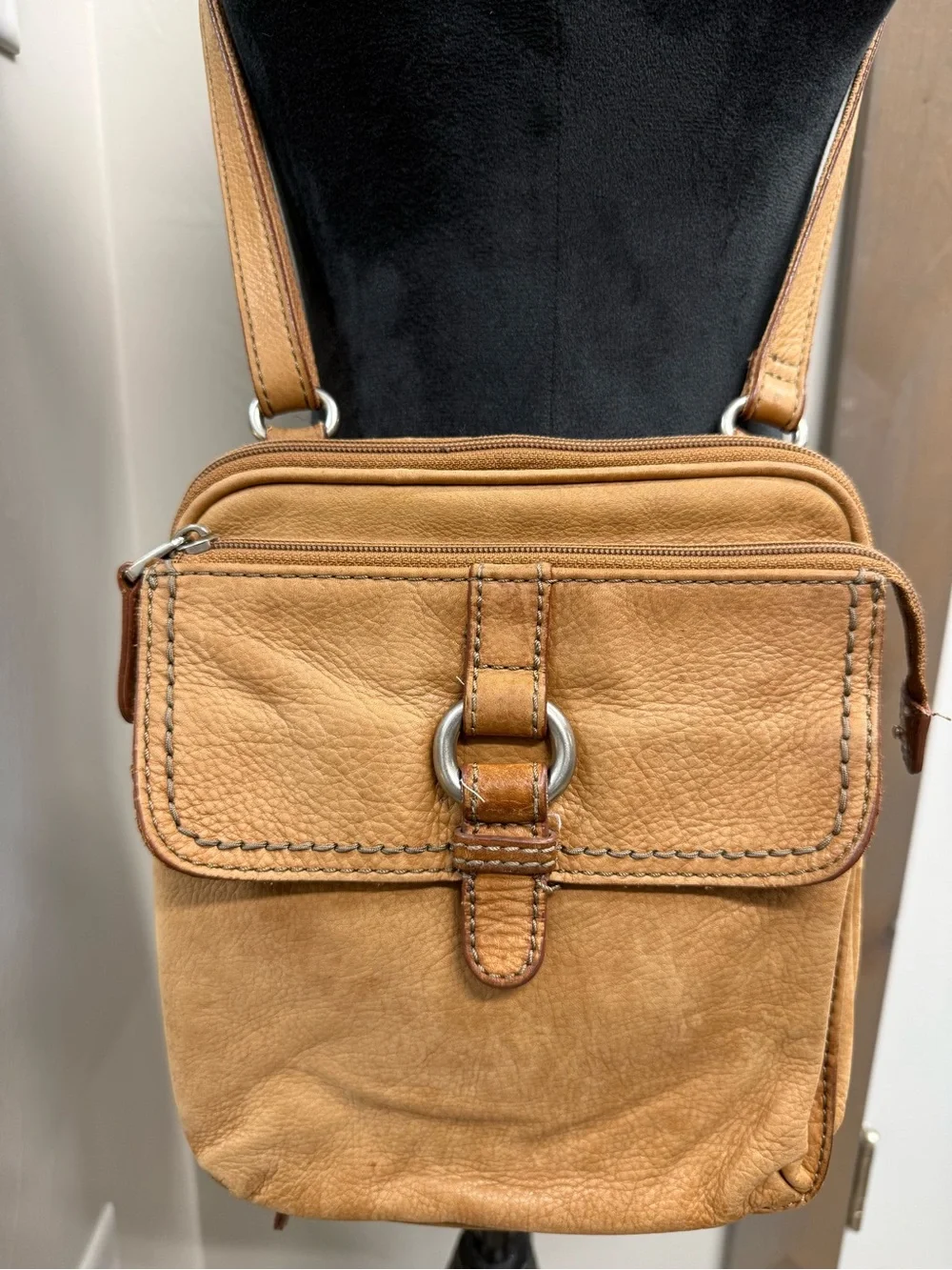 Fossil Vintage Pebbled Leather Crossbody Organizer Purse Cognac Brown Tan Bag